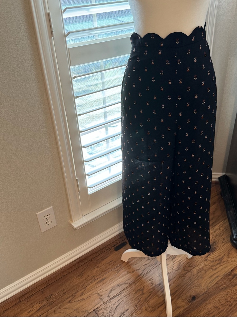 june & hudson Black Scallop-Waist Printed Wide-Leg Pants